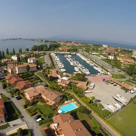 Aparthotel Bellasirmione 3*
