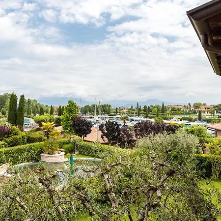 Apartmanhotel Bellasirmione